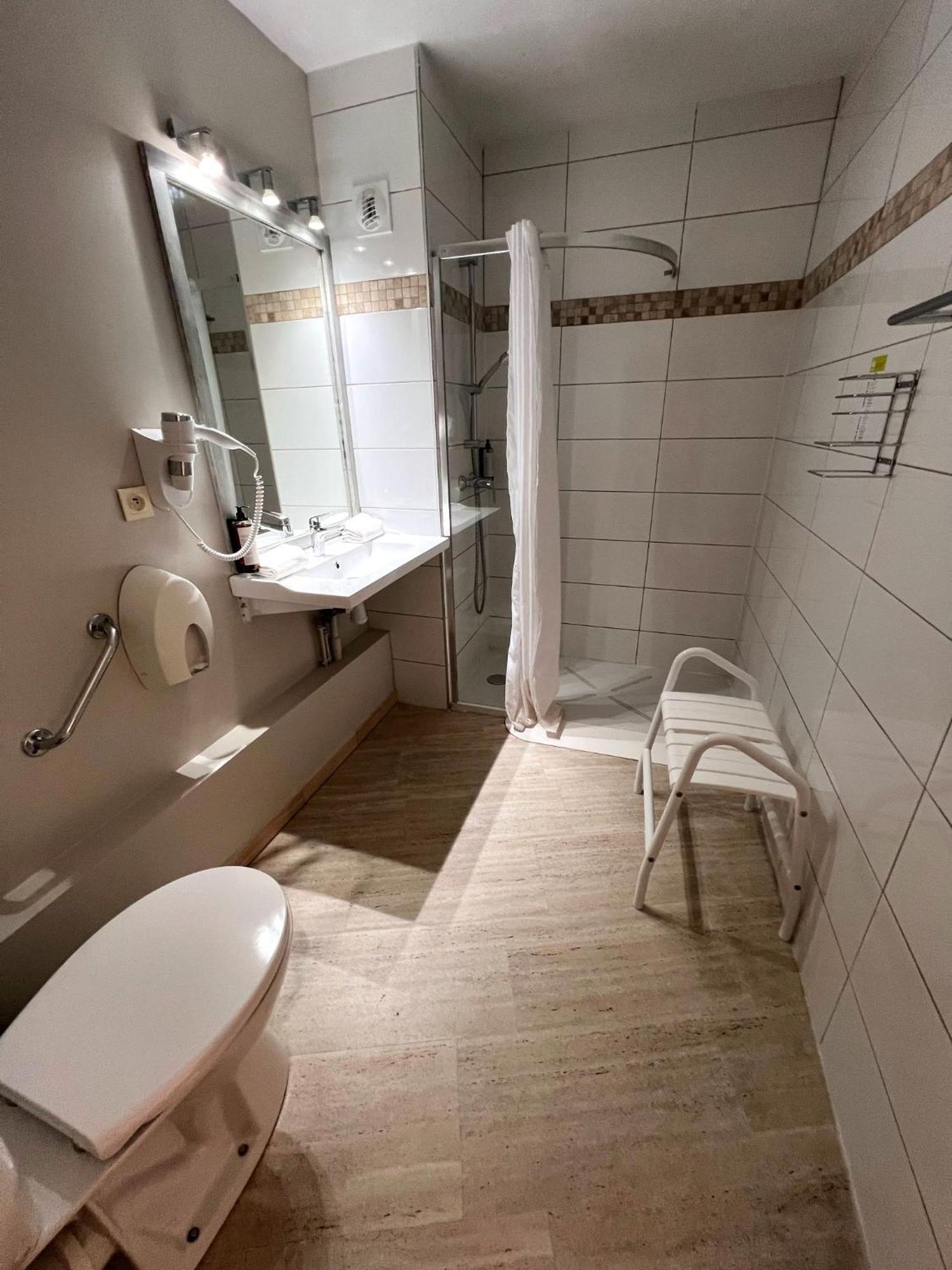 Hotel Le Mas Des Ponts D'Arles Cameră foto