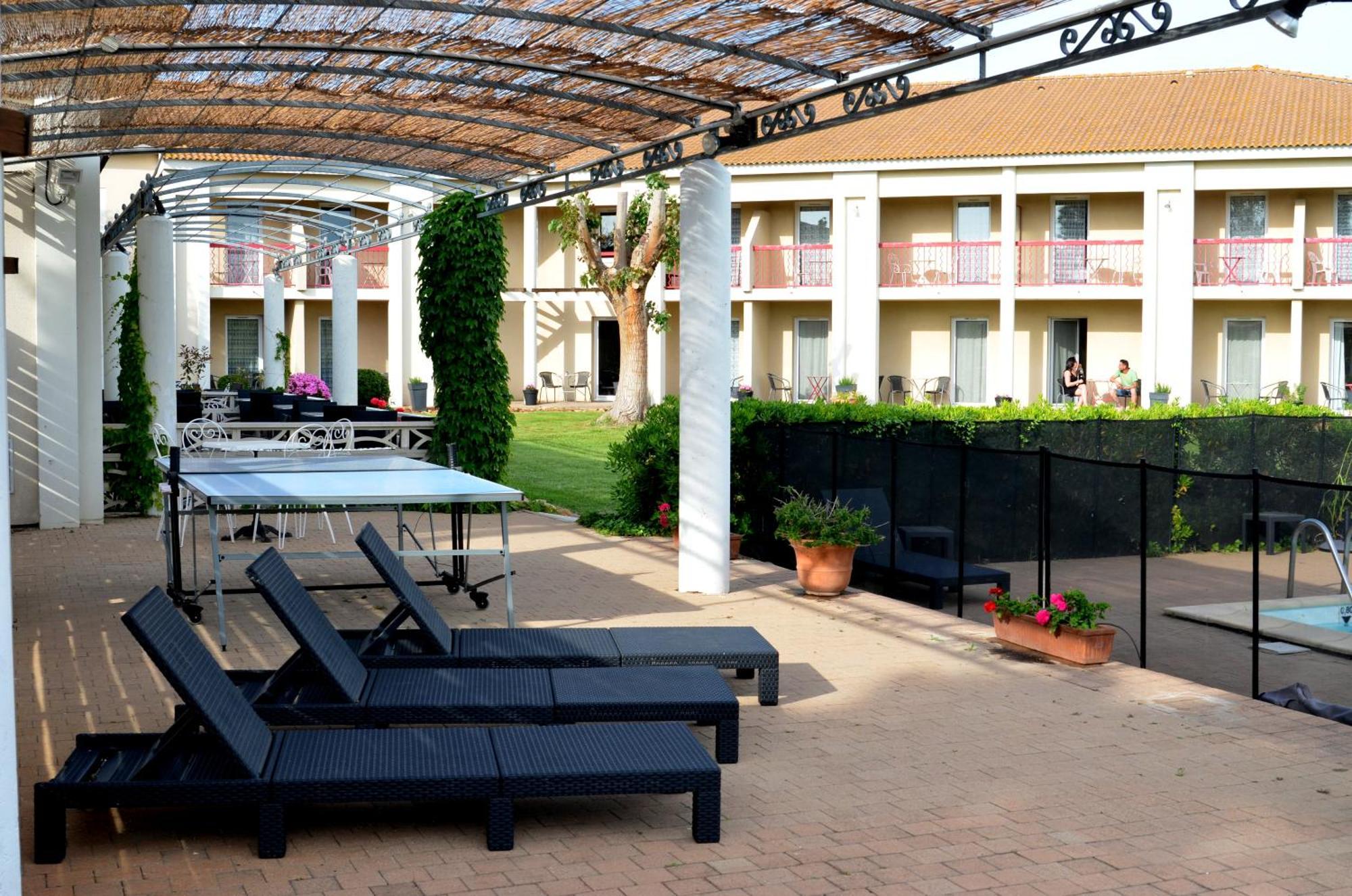 Hotel Le Mas Des Ponts D'Arles Exterior foto