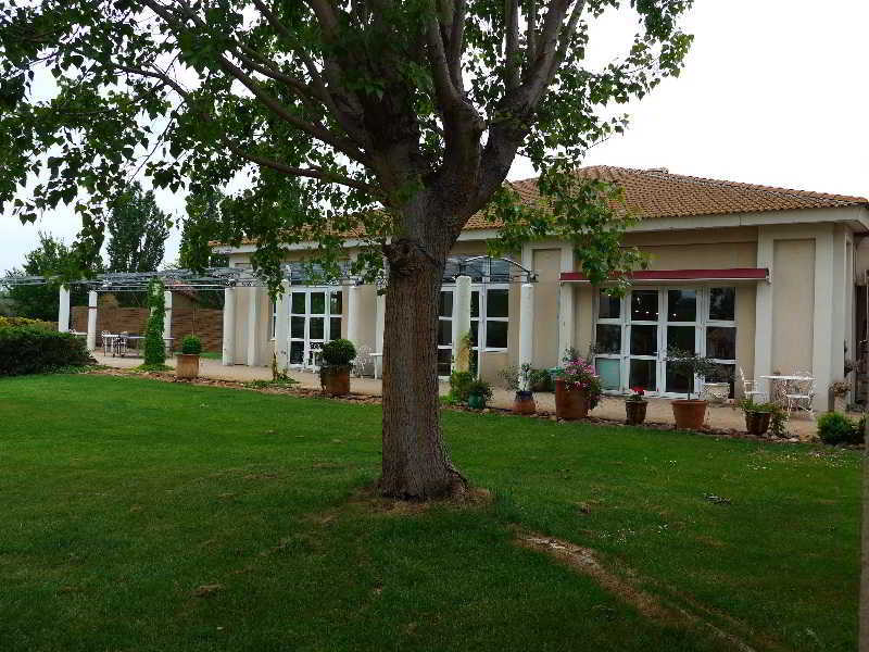 Hotel Le Mas Des Ponts D'Arles Exterior foto
