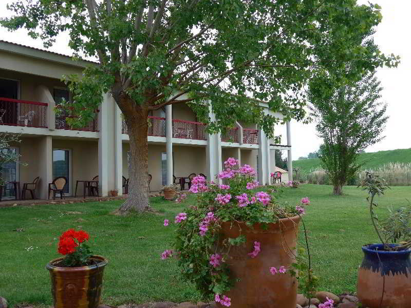 Hotel Le Mas Des Ponts D'Arles Exterior foto